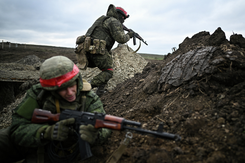 ВС России сжали кольцо окружения в Харьковской области