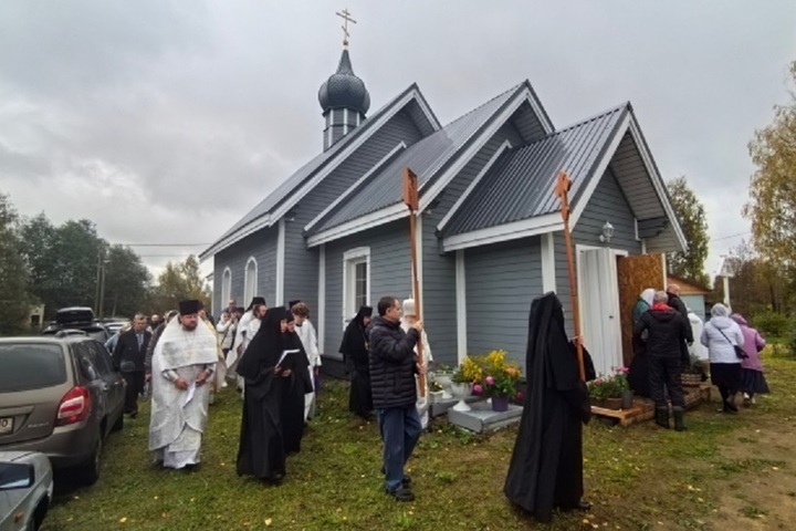 В Коткозере состоялось торжественное освящение храма Рождества Христова