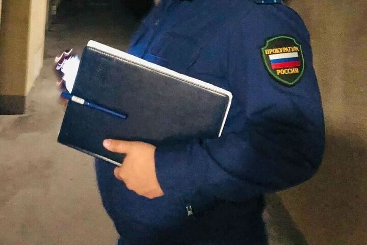 Прокуратура организовала проверку после пожара в поликлинике в Тосно