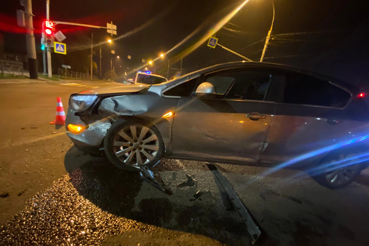В Тамбове на Авиационной столкнулись «Hyundai» и «Opel»: пострадал ребенок
