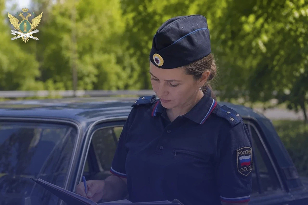 В Дебальцево судебные приставы передали военным конфискованную «семёрку»