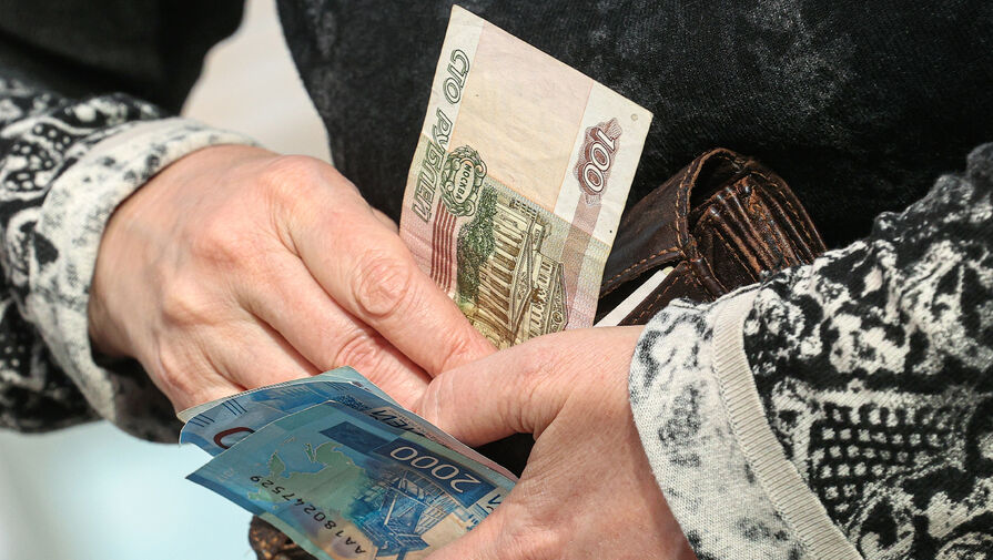 В Соцфонде напомнили, как индексируют страховые пенсии работающих и неработающих