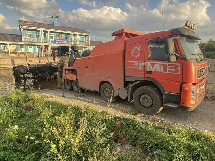 В Татарстане из Волги извлекли кабину «КамАЗа» с погибшим водителем