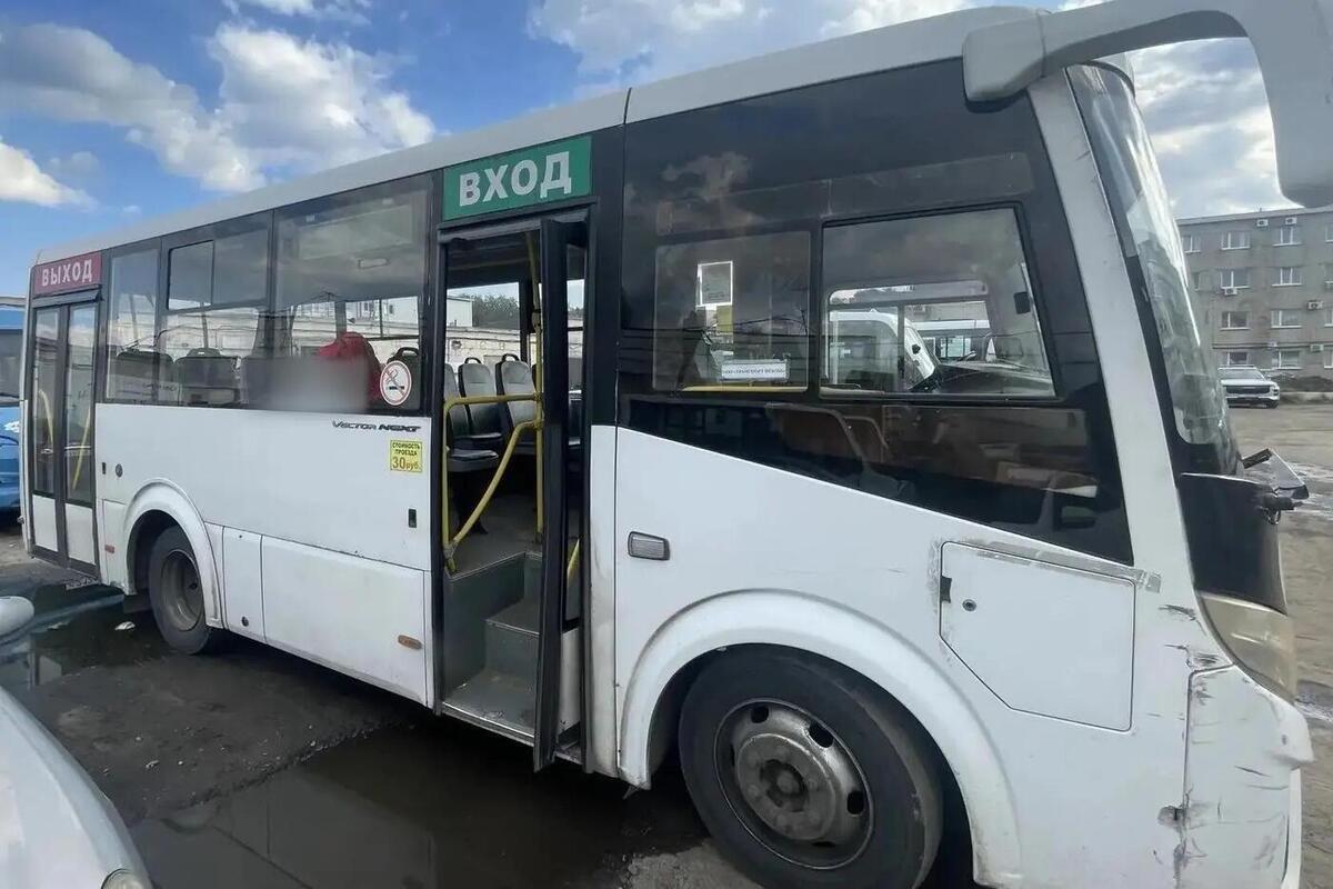 В Пензе из салона автобуса выпала несовершеннолетняя: проводится проверка
