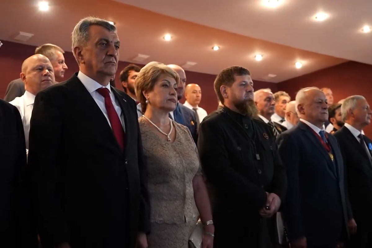 Глава Северной Осетии Сергей Меняйло поздравил Рамзана Кадырова с победой на выборах главы Чечни