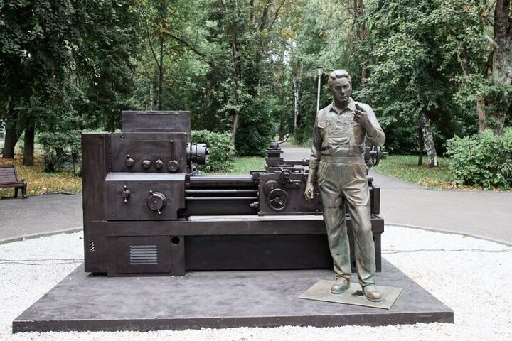 10 лет памятнику токаря в Пензе: горожанам рассказали историю скульптурной композиции