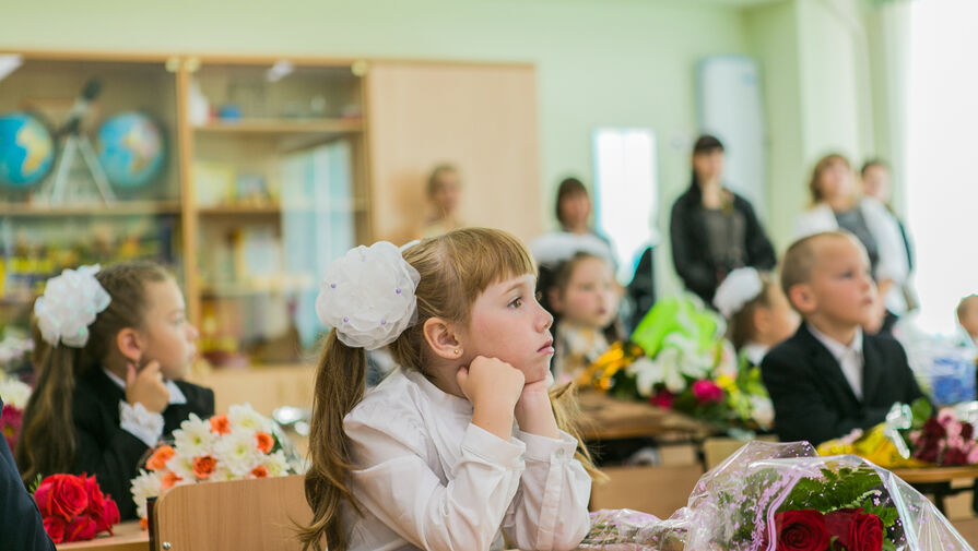 Родителям объяснили, могут ли они присутствовать на уроке в школе
