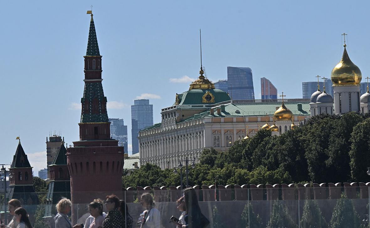 Кремль указал на необходимость снять незаконные санкции со всех россиян