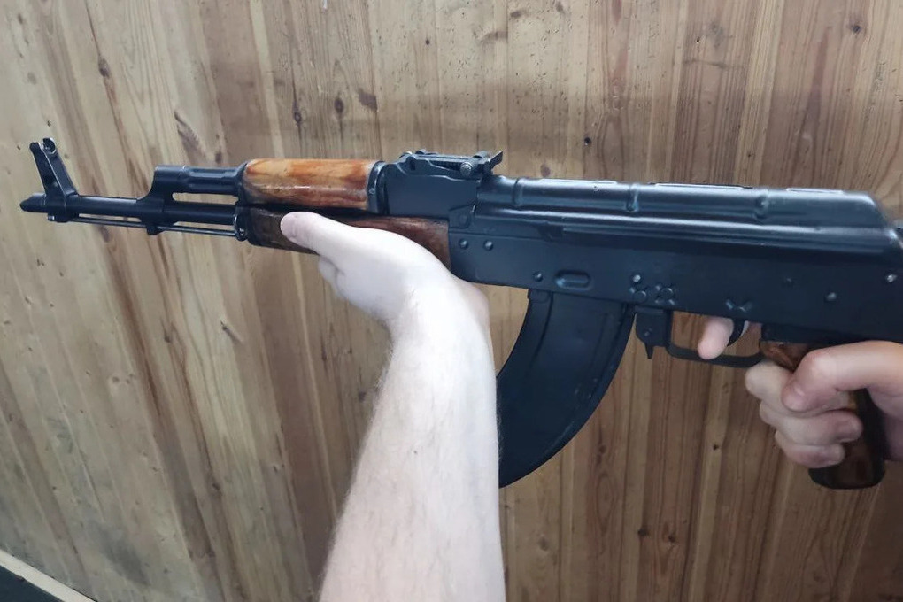 «Охотник» из кустов под Гусевом угрожал мужчине убийством и попал под статью