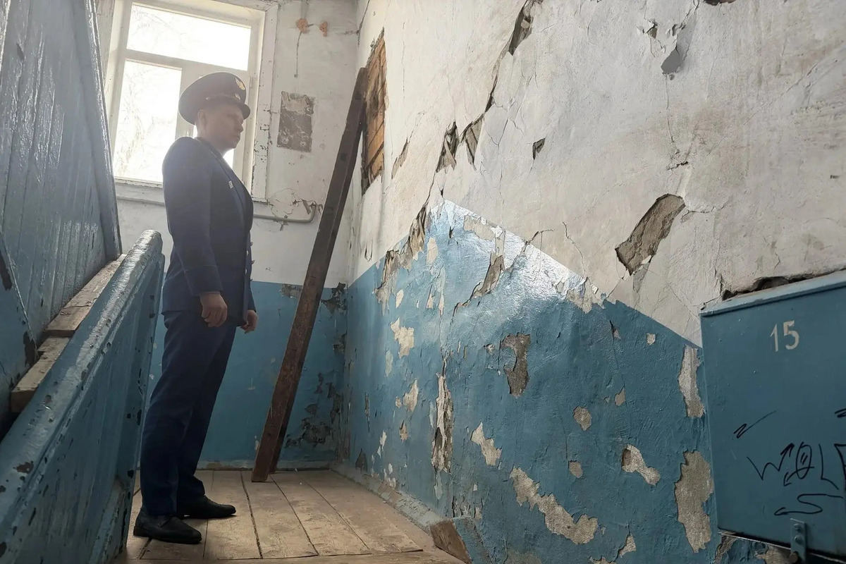 Прокуратура добилась выплаты за аварийное жилье для пенсионерки в Томске