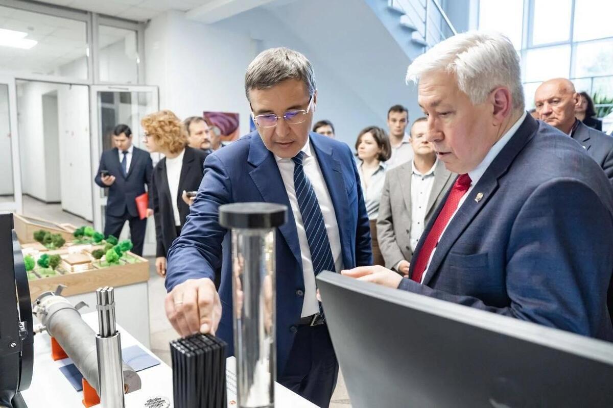 Глава Минобрнауки Фальков обсудил в Новосибирске крупные научные проекты Сибири