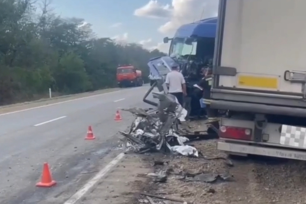 Двое человек погибли в массовом ДТП в Краснодарском крае