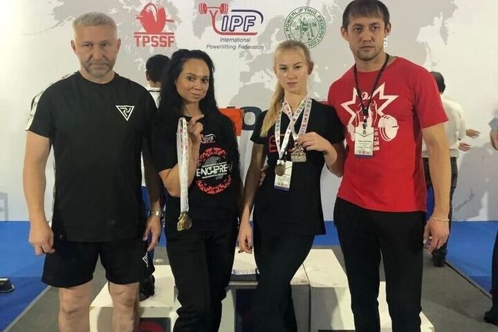 Спортсменки из Чувашии завоевали золото и серебро на чемпионате Азии по пауэрлифтингу
