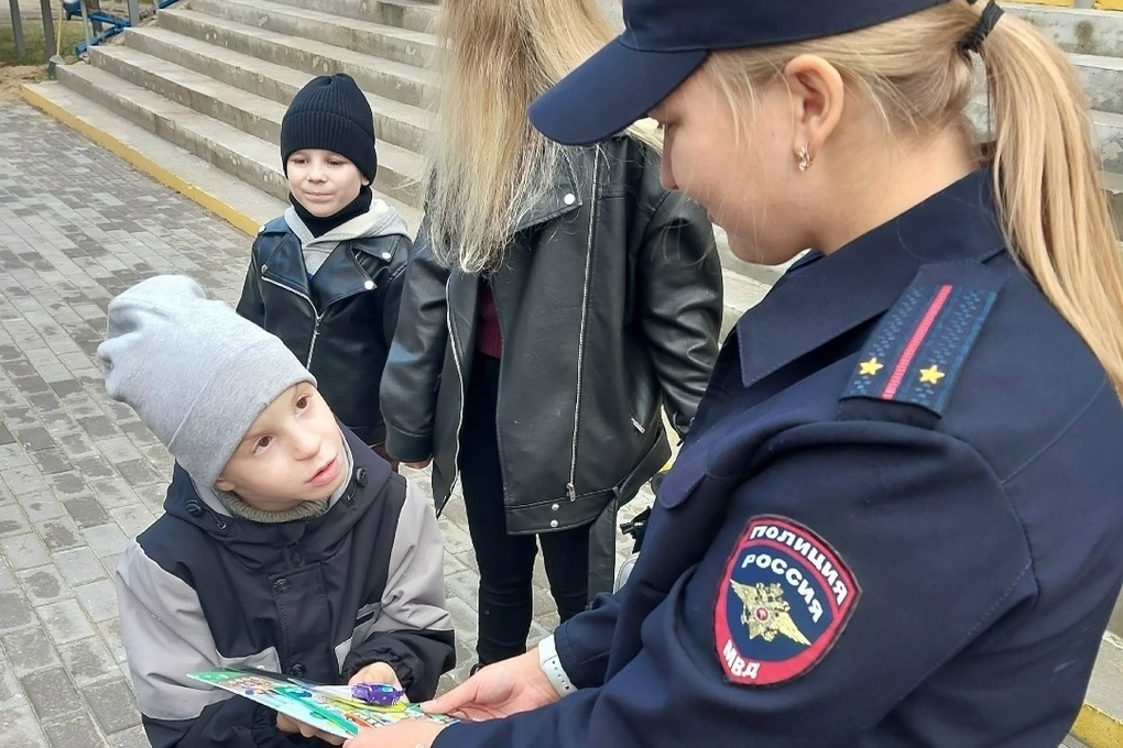 Первоклассники Ненецкой СКШИ стали юными инспекторами движения