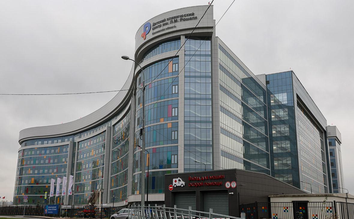 Врачи центра Рошаля спасли подростка с осколком БПЛА в сердце