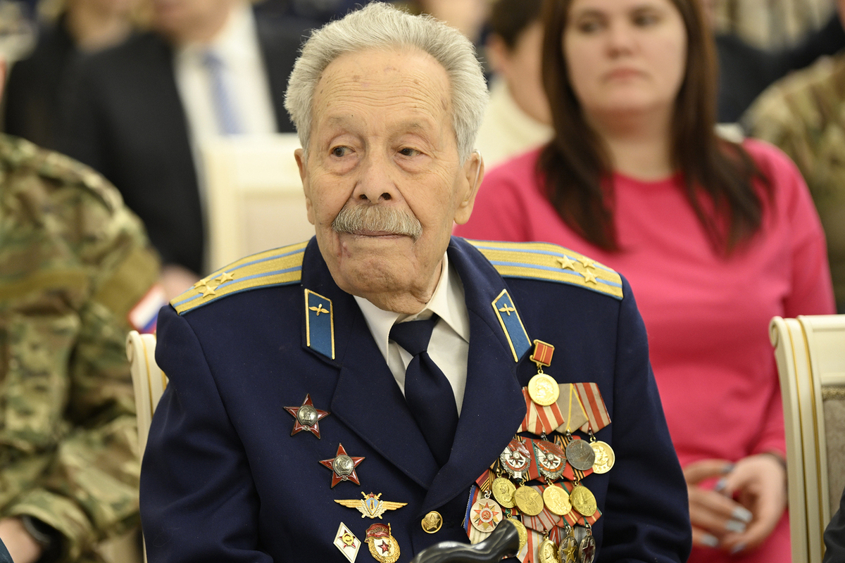 Вековой юбилей отмечает участник Великой Отечественной войны Петр Потемкин в Твери