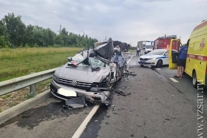 В жестком ДТП на трассе в Ростовской области погиб водитель «Фольксвагена»