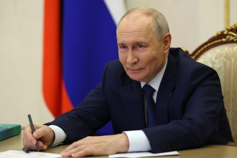 Путин попросил Решетникова доложить о переезде госкомпаний в регионы