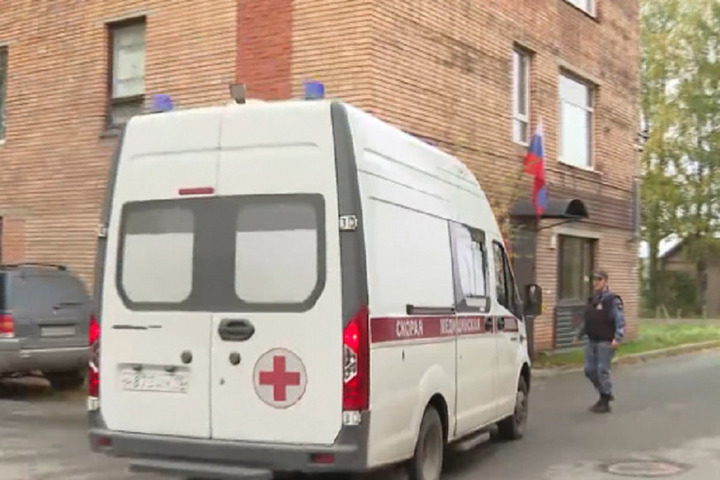 Отца ребенка, попавшего в ДТП на питбайке, увезли из суда на скорой