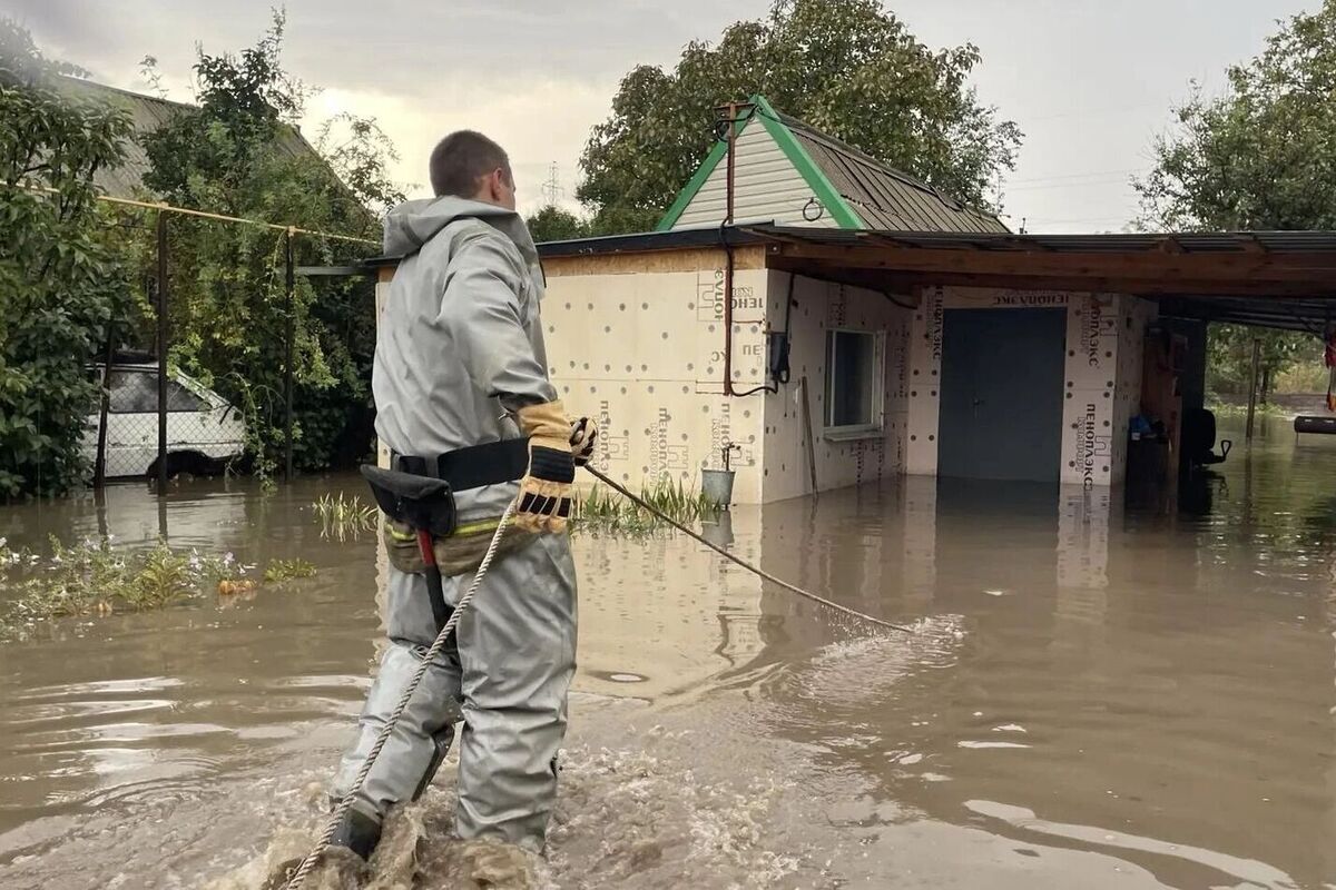 На Мелитопольщине борются с подтоплениями после сильного ливня