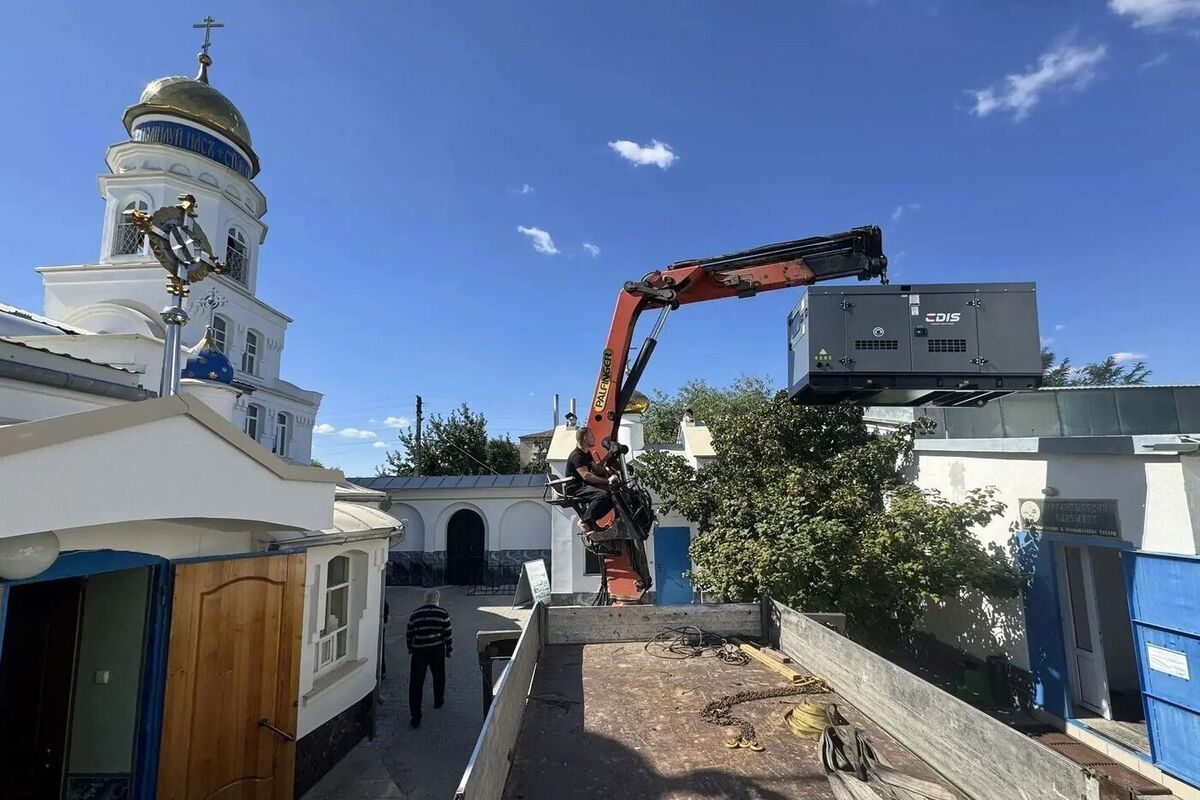 «Единая Россия» обеспечила генератором мужской монастырь в Мелитополе