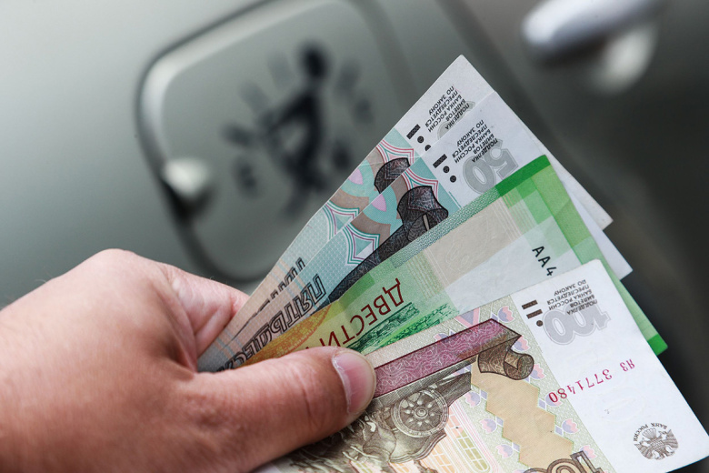 Цены на бензин упали в 25 регионах России