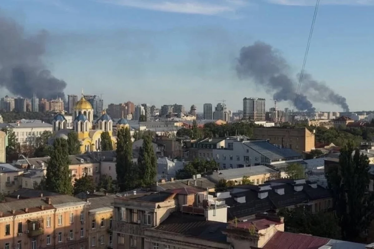 Киев горит! Жуткие молнии в небе. Украина в ужасе. Сводка СВО, 24 сентября
