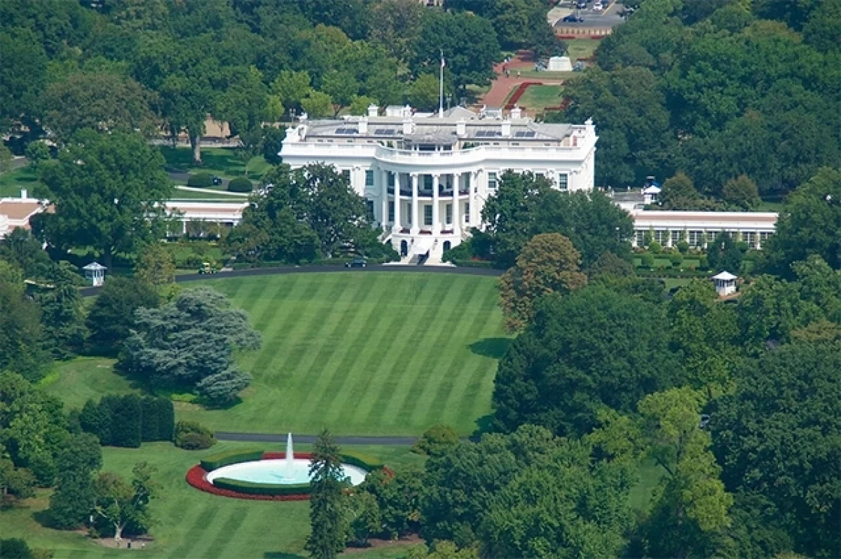 Суд обязал Трампа вернуть CNN, MSNOW и Politico доступ в Белый дом