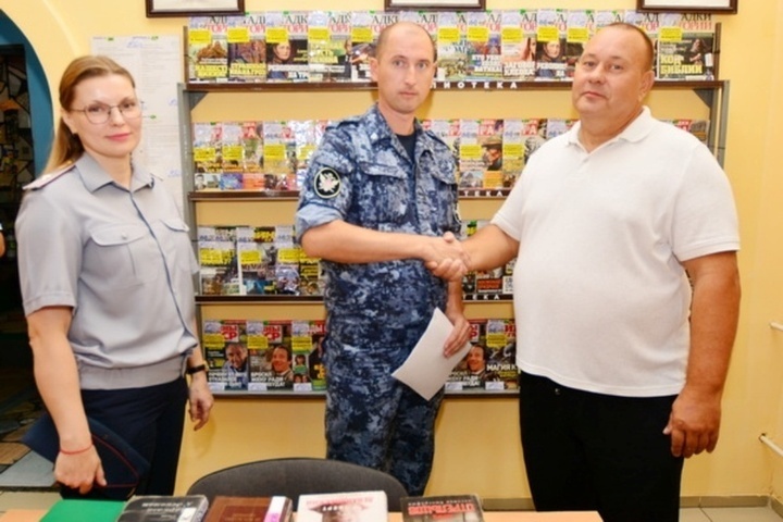 Библиотеку симферопольской ИК-1 пополнили более чем 3600 изданиями