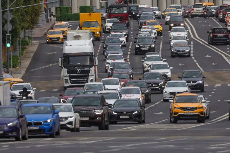 Названа неочевидная причина получения чужого штрафа за вождение авто