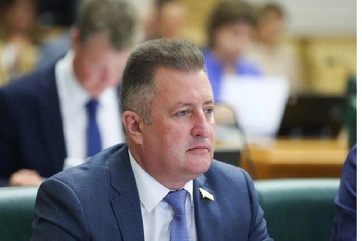 Сенатор от Вологодской области Евгений Богомазов сложил полномочия
