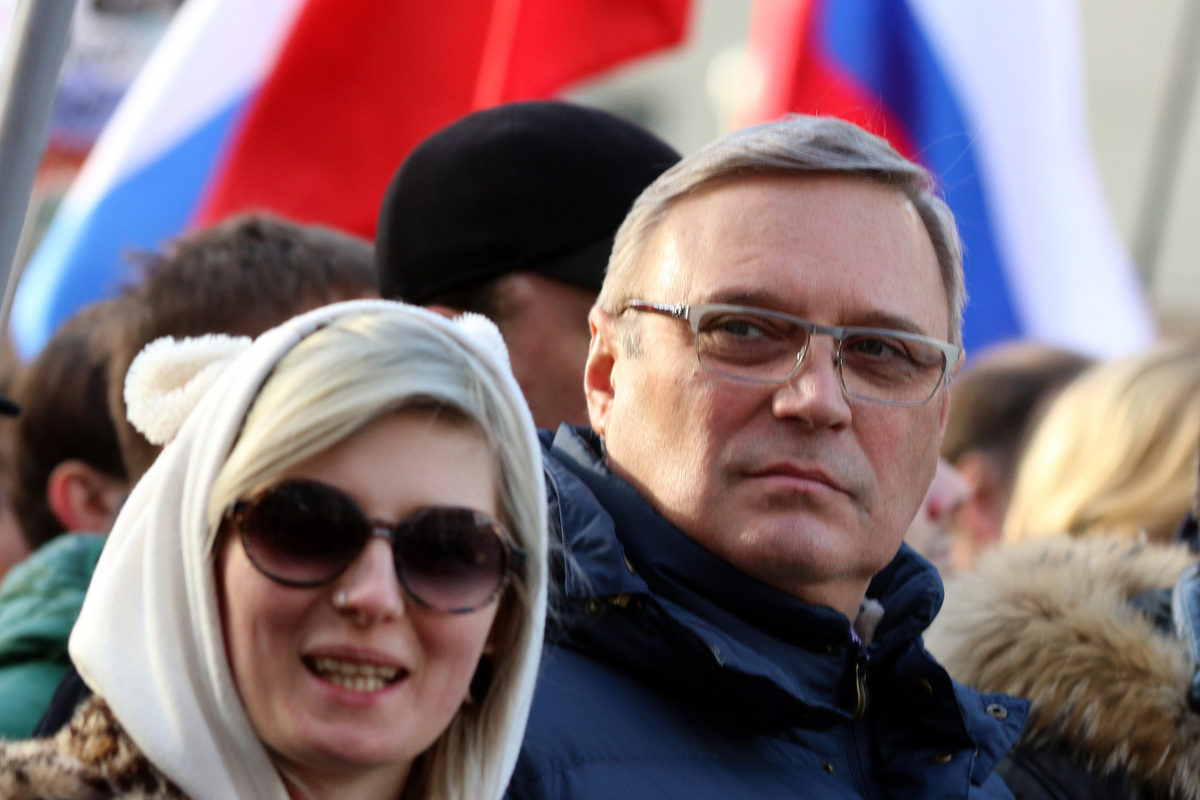 Прокуратура Москвы потребовала завести дело на экс-премьера России*