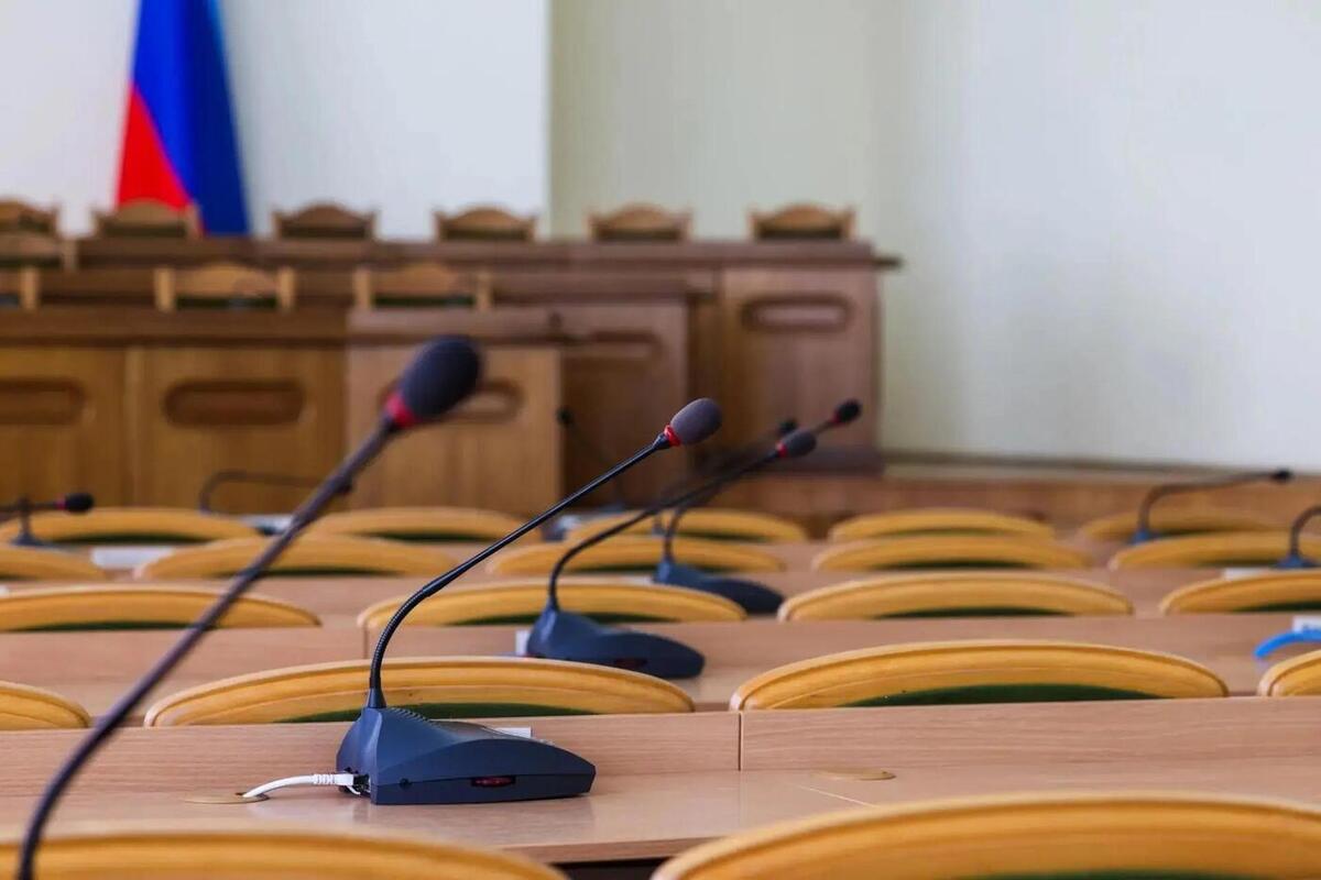 Народный Совет ЛНР досрочно прекратил полномочия трех депутатов