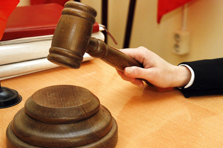 Экс-сотрудники ГИБДД маскировали продажу прав обсуждением футбола