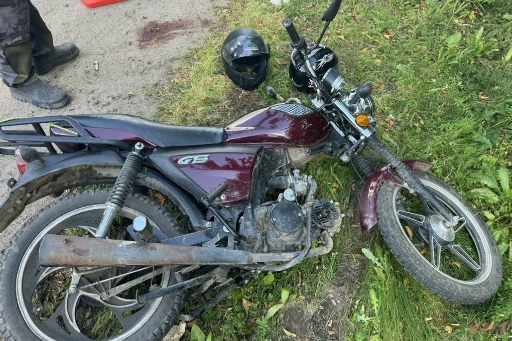 Новгородка уехал в больницу после ДТП с участием мопеда