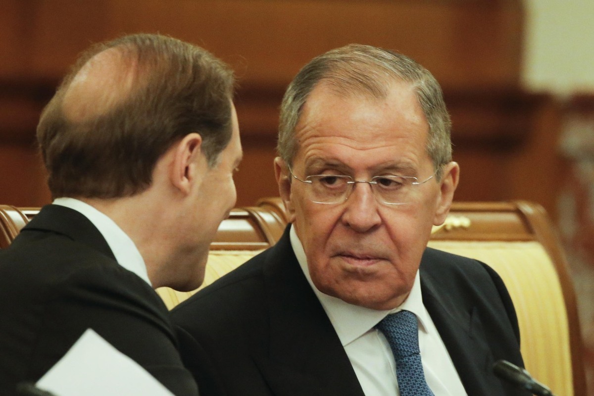Лавров указал Гросси на провокации Украины в отношении ЗАЭС и Энергодара