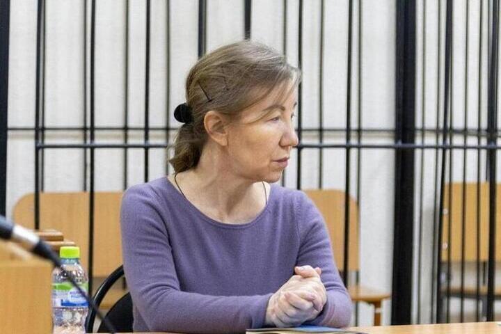 Посидит, подумает дома: суд продлил домашний арест экс-ректору ПсковГУ Наталье Ильиной