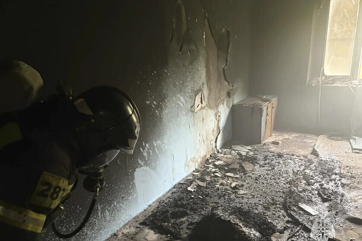 В Алексине потушили пожар на пятом этаже многоэтажки без пострадавших