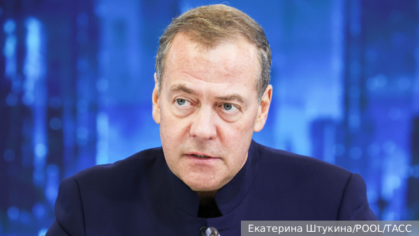 Медведев напомнил Сикорскому о поражениях Польши в войнах с Россией