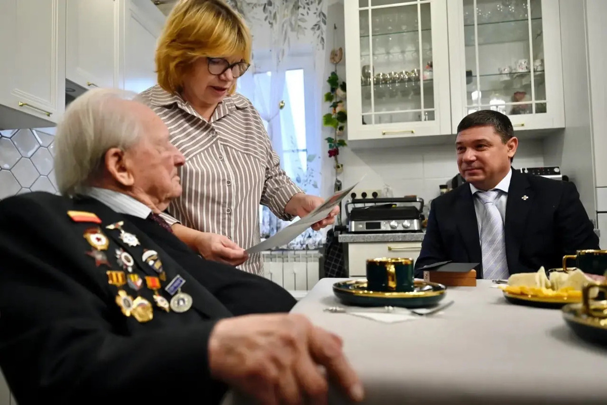 Глава Тамбовской области поздравил со 100-летием Почётного гражданина региона Владимира Севрюкова