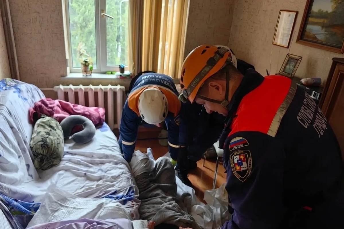 Спасатели Сочи оказали помощь маломобильному мужчине