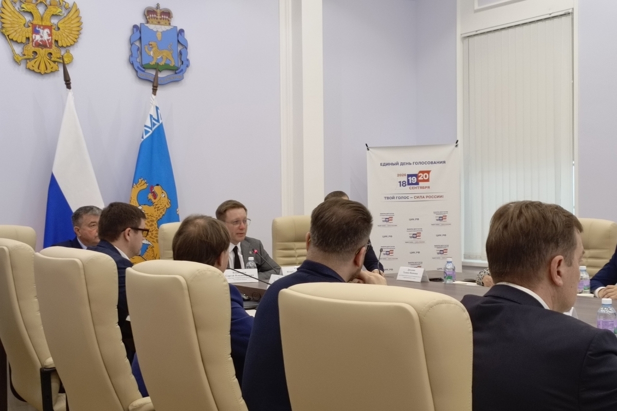 В Псковской области утвердили состав оргкомитета по подготовке первой сессии Заксобрания нового созыва