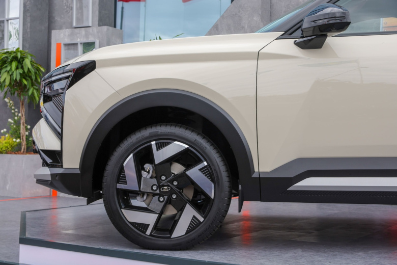 АвтоВАЗ начал серийное производство Lada Azimut