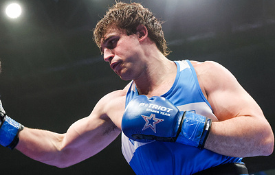 Россиянин Суров выиграл золото чемпионата Европы по боксу