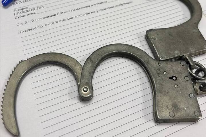В Сертолово две грабительницы и 32-летний гангстер похитили 69 тысяч у мужчины