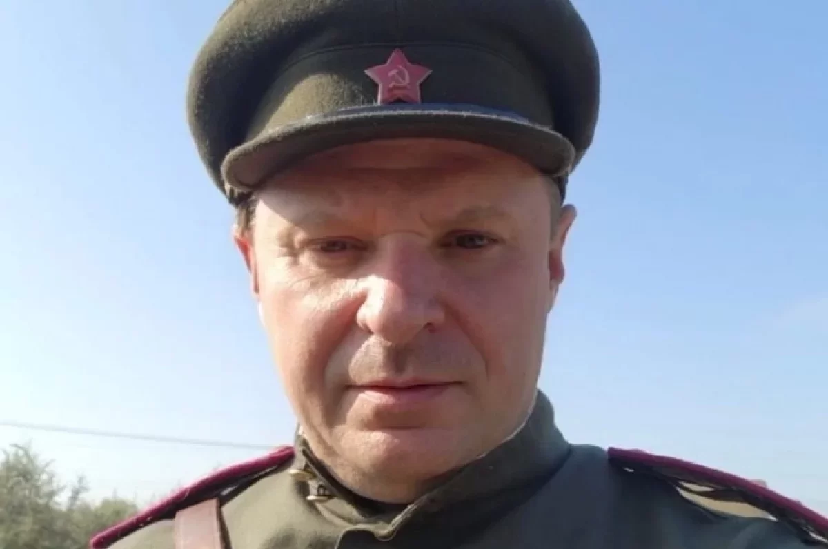 Актёра Романа Веслауха из «Августа» похоронили на Северном кладбище