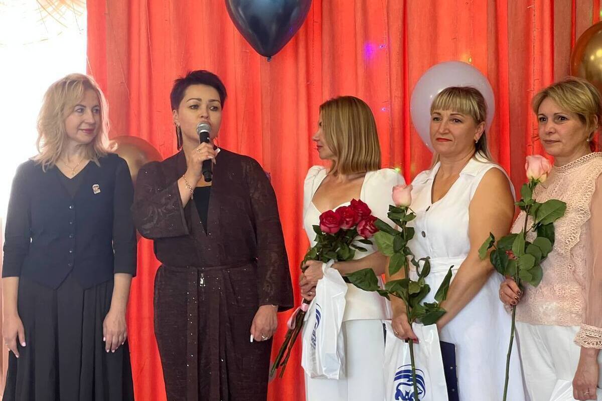 В Геническе поздравили коллектив детского сада «Ивушка»