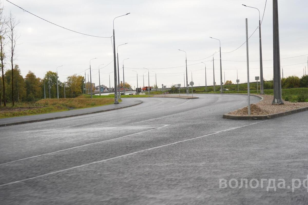 На улице Бурмагиных в Вологде уложен нижний слой асфальта