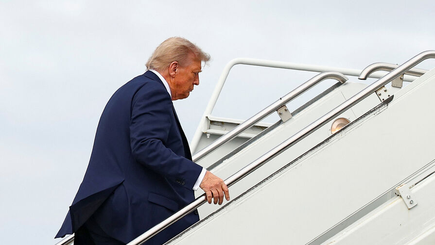 Журналистов CNN не пустили в самолет к Трампу вопреки решению суда