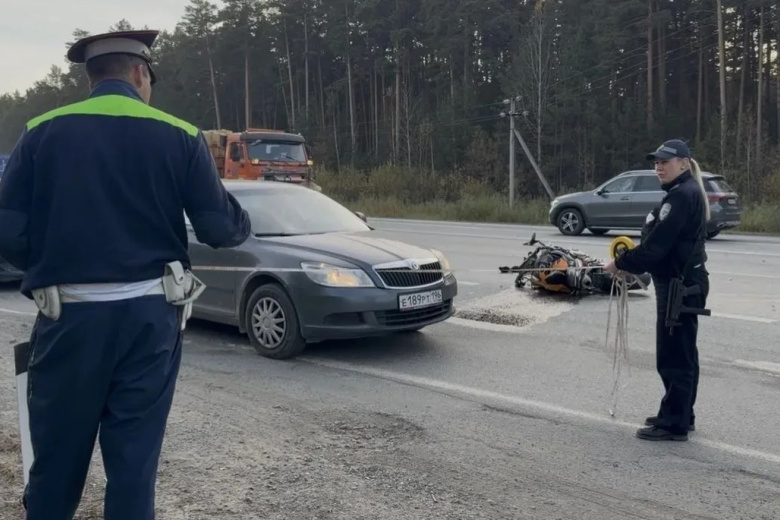 Мотоциклист разбился насмерть во время обгона под Екатеринбургом